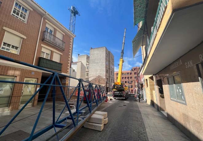Grúa en obra de construcción San Sebastián Madrid