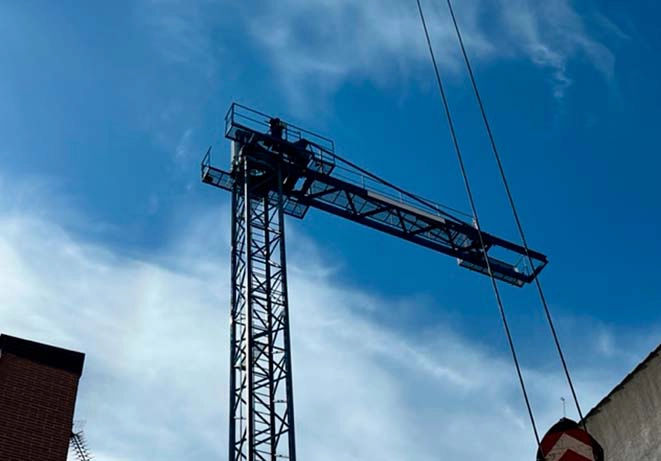 Instalación de grúa en obra Madrid Diarsa